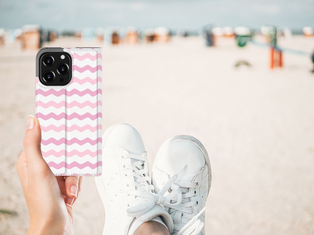 iPhone 13 Pro Hoesje met Magneet Waves Roze - B2C Telecom