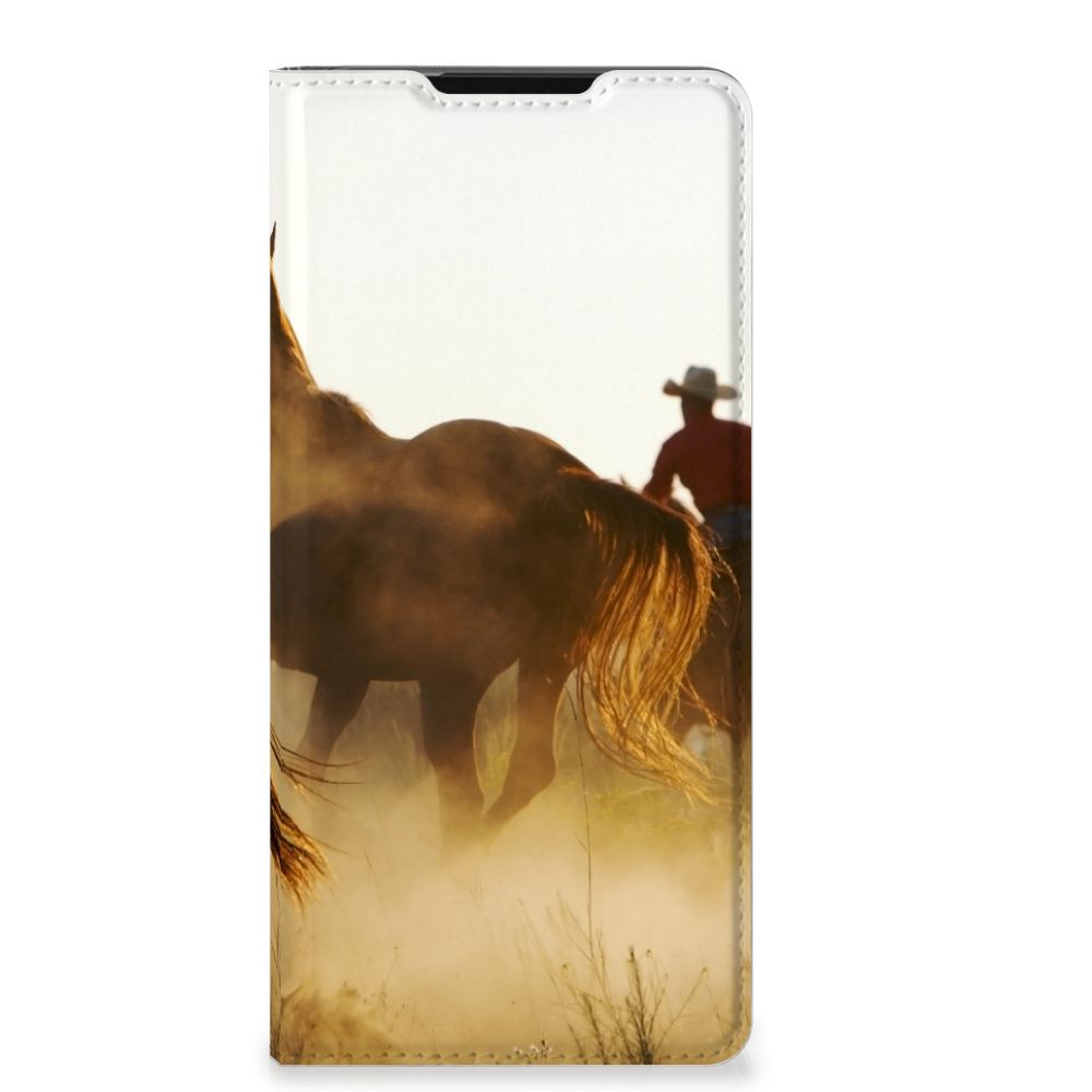 Samsung Galaxy S21 Ultra Hoesje maken Design Cowboy met paardenprint en cowboy in de achtergrond.
