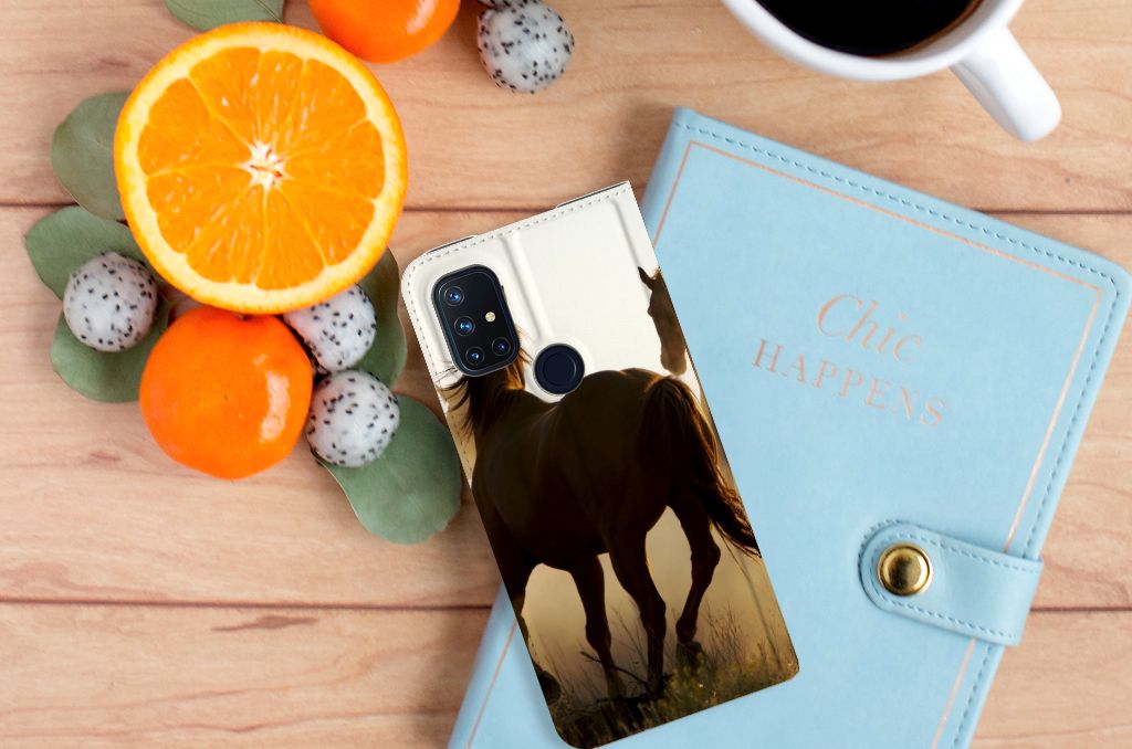 OnePlus Nord N10 5G Hoesje maken Design Cowboy met paardenprint op een tafel tussen fruit.