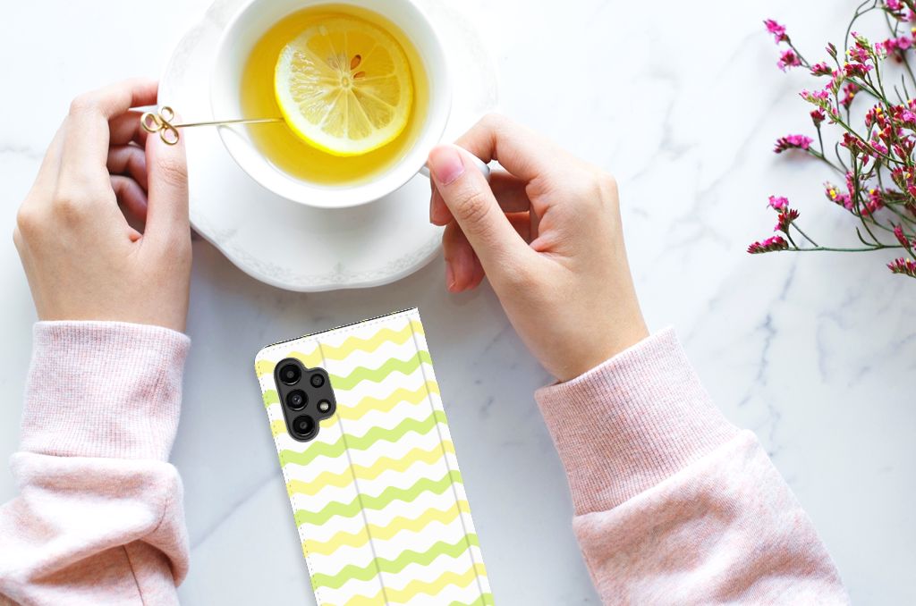 Samsung Galaxy A13 (4G) Hoesje met Magneet Waves Yellow - B2C Telecom