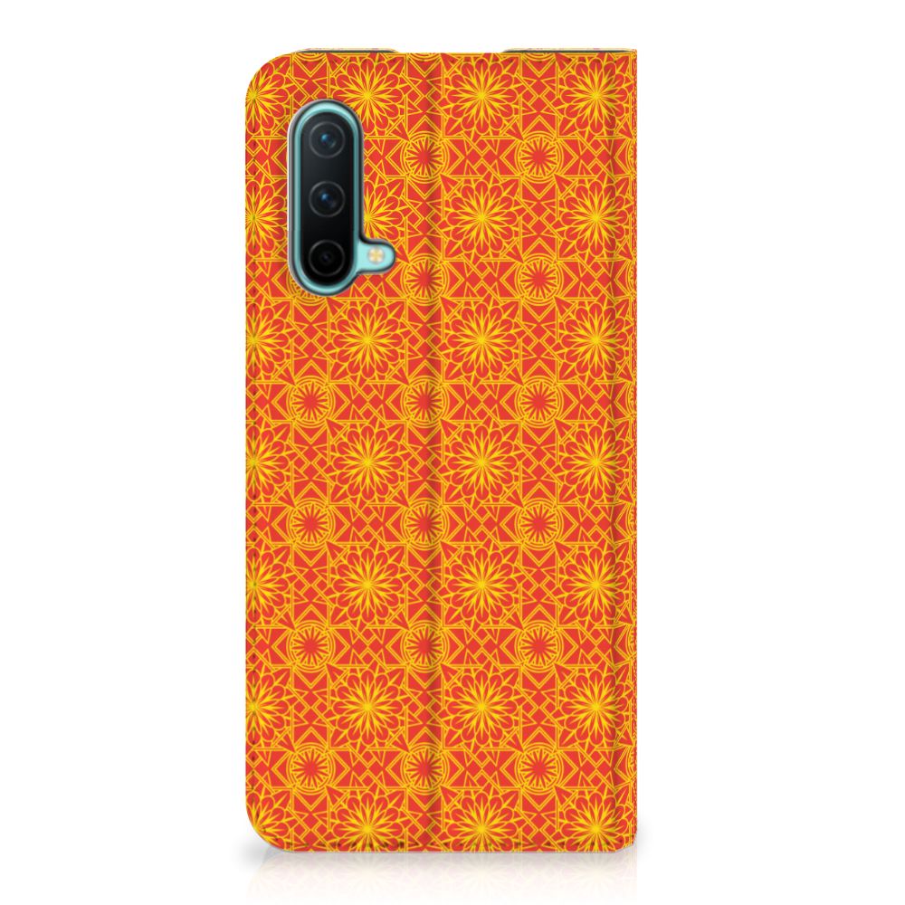 OnePlus Nord CE 5G Hoesje met Magneet Batik Oranje - B2C Telecom