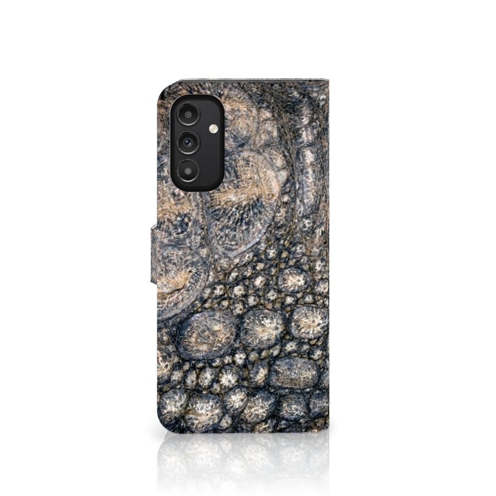 Samsung Galaxy A14 5G Telefoonhoesje met Pasjes Krokodillenprint op een smartphone.