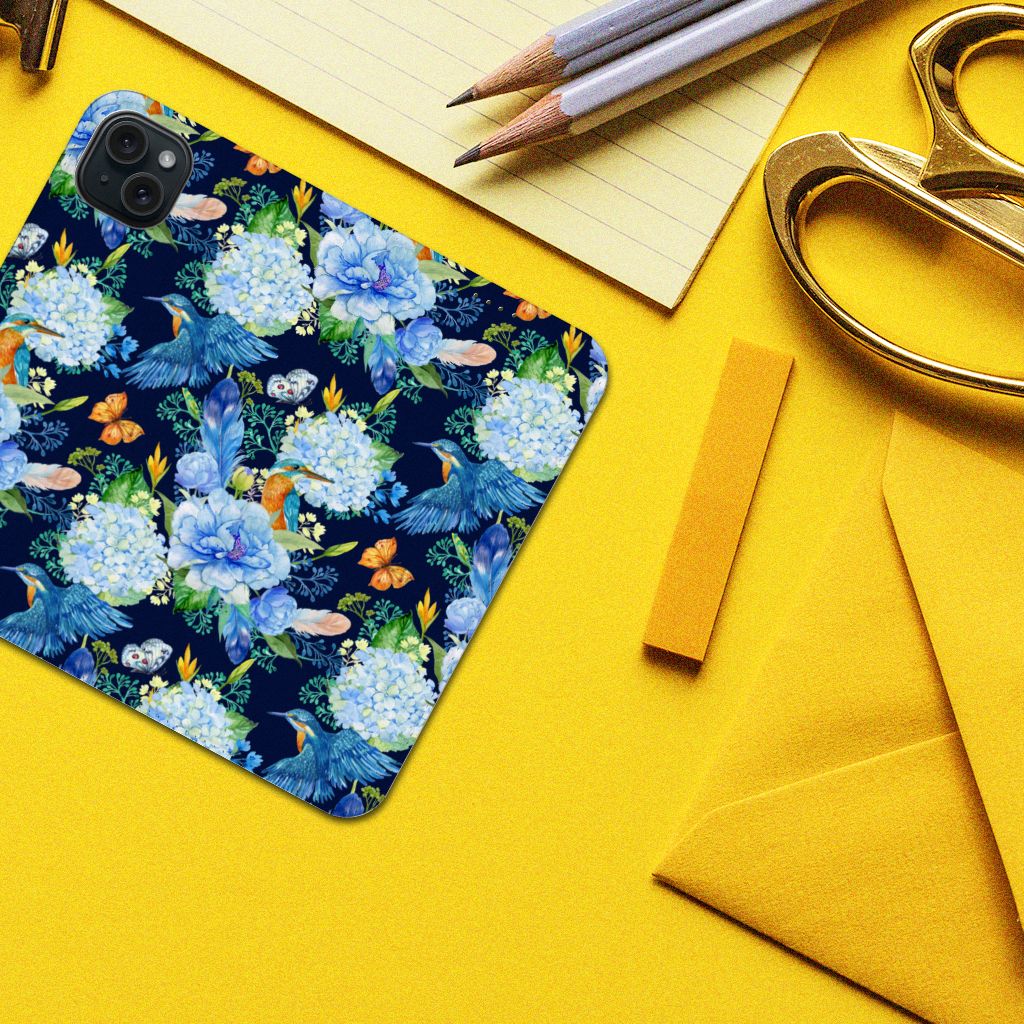 Hoesje maken voor iPhone 15 Plus IJsvogel met bloemen en blauwe ijsvogelpatroon 🌼