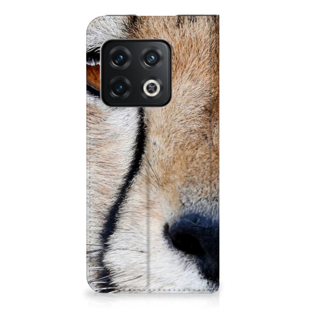 OnePlus 10 Pro Hoesje maken Cheetah met close-up van een jachtluipaard op een stand case.