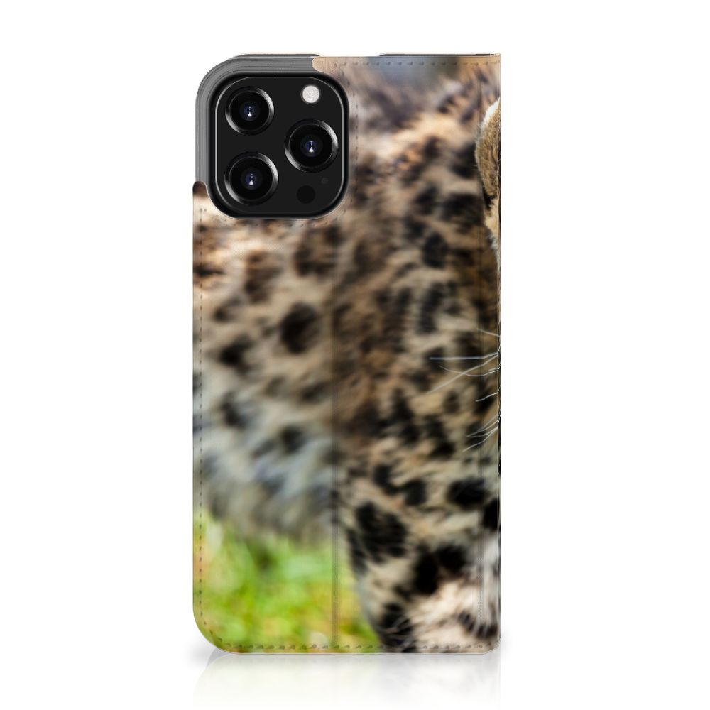 iPhone 13 Pro Max Hoesje maken Baby Luipaard met close-up afbeeldingen van baby luipaard vacht.