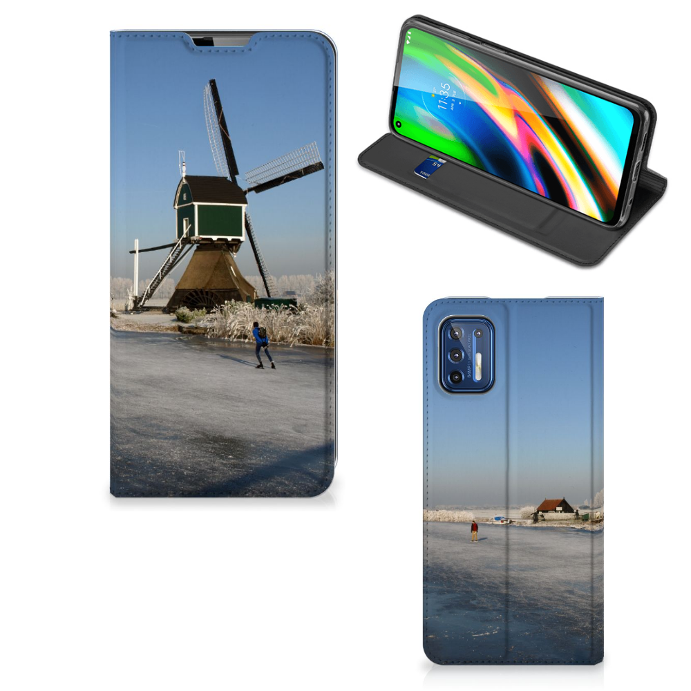 Motorola Moto G9 Plus Book Cover Schaatsers - B2C Telecom