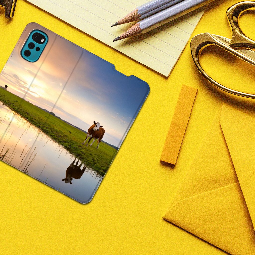 Motorola Moto G22 Hoesje maken Koe - B2C Telecom