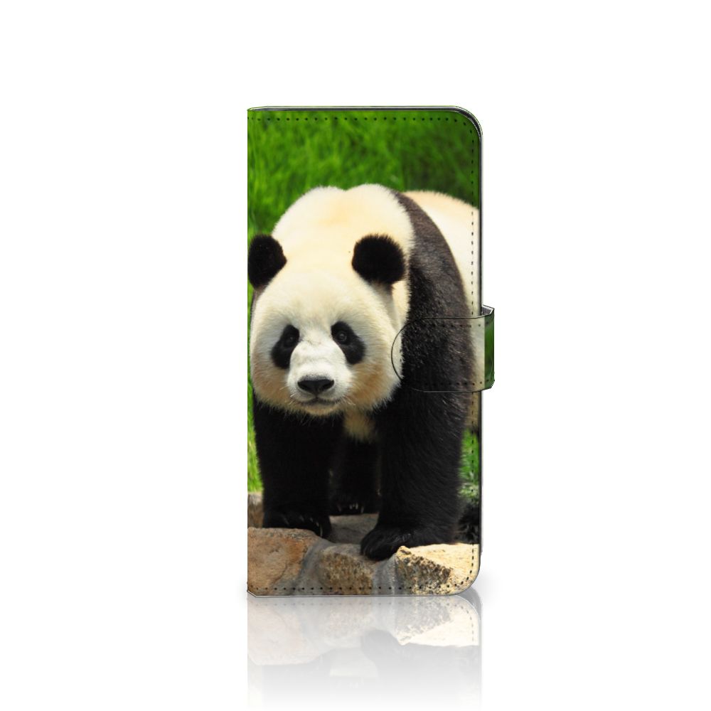 Samsung Galaxy A14 4G Telefoonhoesje met Pasjes Panda met afbeelding van een panda op een groene achtergrond.