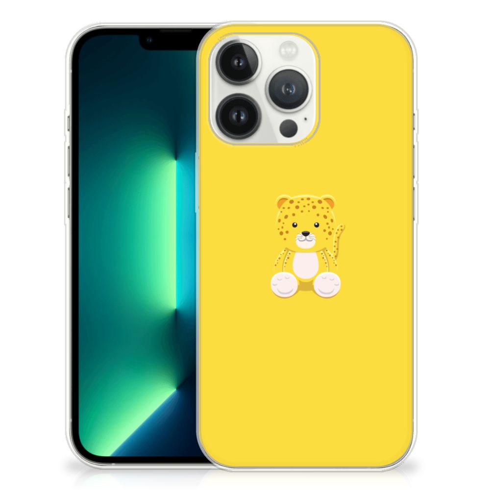 iPhone 13 Pro Max Telefoonhoesje met Naam Baby Leopard met schattige babyluipaard op gele achtergrond.