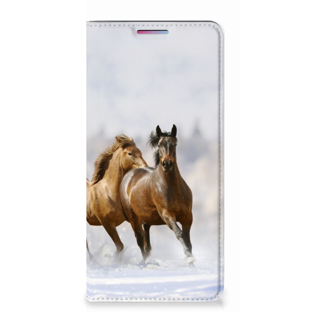 Motorola Moto G60s Hoesje maken Paarden met afbeelding van rennende paarden op een smartphone hoesje.