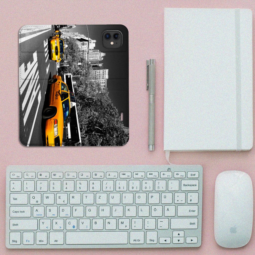 Apple iPhone 11 Book Cover New York Taxi