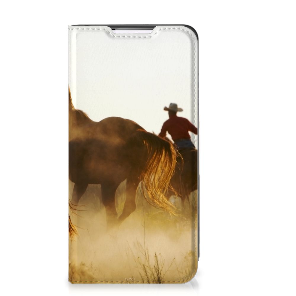 Samsung Galaxy S22 Hoesje maken Design Cowboy met afbeelding van een cowboy en paarden in de natuur.