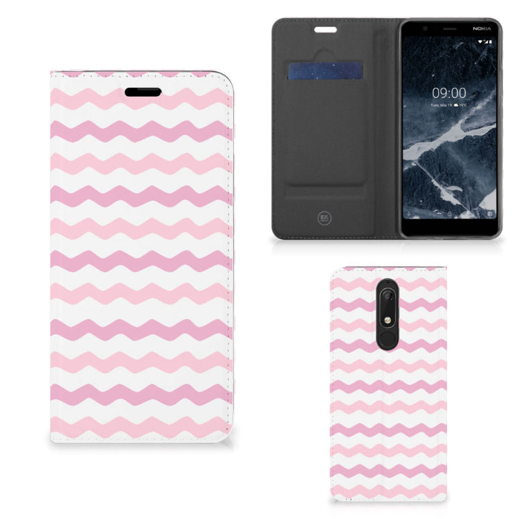 Nokia 5.1 (2018) Hoesje met Magneet Waves Roze