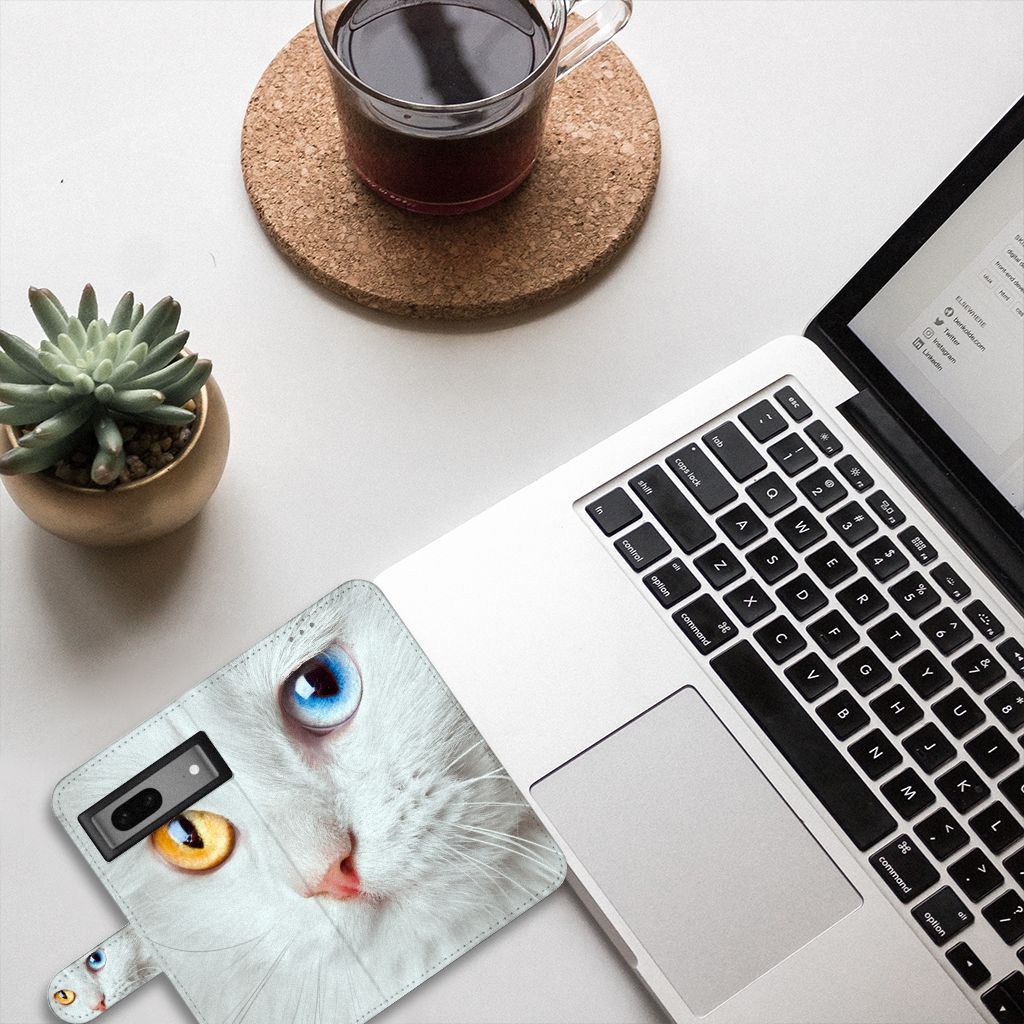 Google Pixel 7 Telefoonhoesje met Pasjes Witte Kat