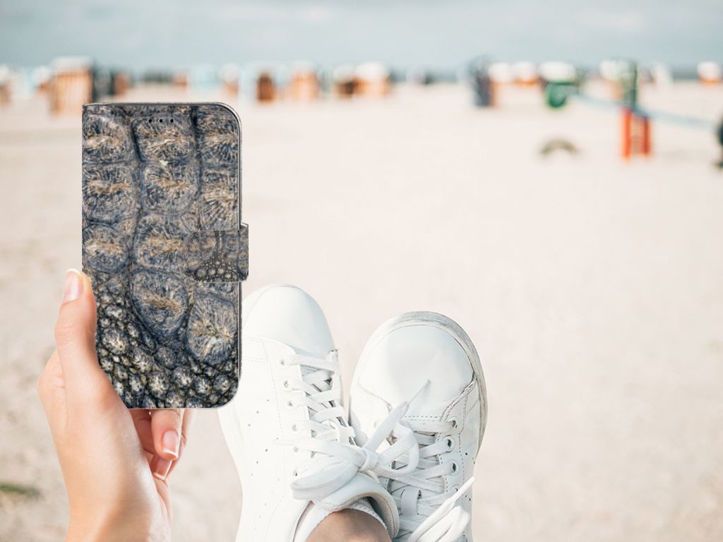 Apple iPhone 11 Telefoonhoesje met Pasjes Krokodillenprint