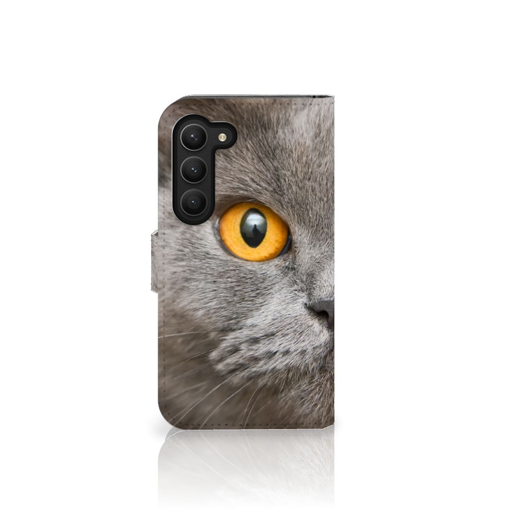 Telefoonhoesje met Pasjes Samsung Galaxy S23 Britse Korthaar met indrukwekkende grijze kat en felgele ogen.
