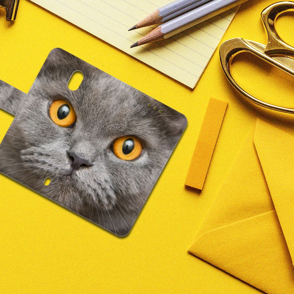 Telefoonhoesje met Pasjes Nokia 2 Britse Korthaar met indrukwekkende kattenprint op een gele achtergrond.