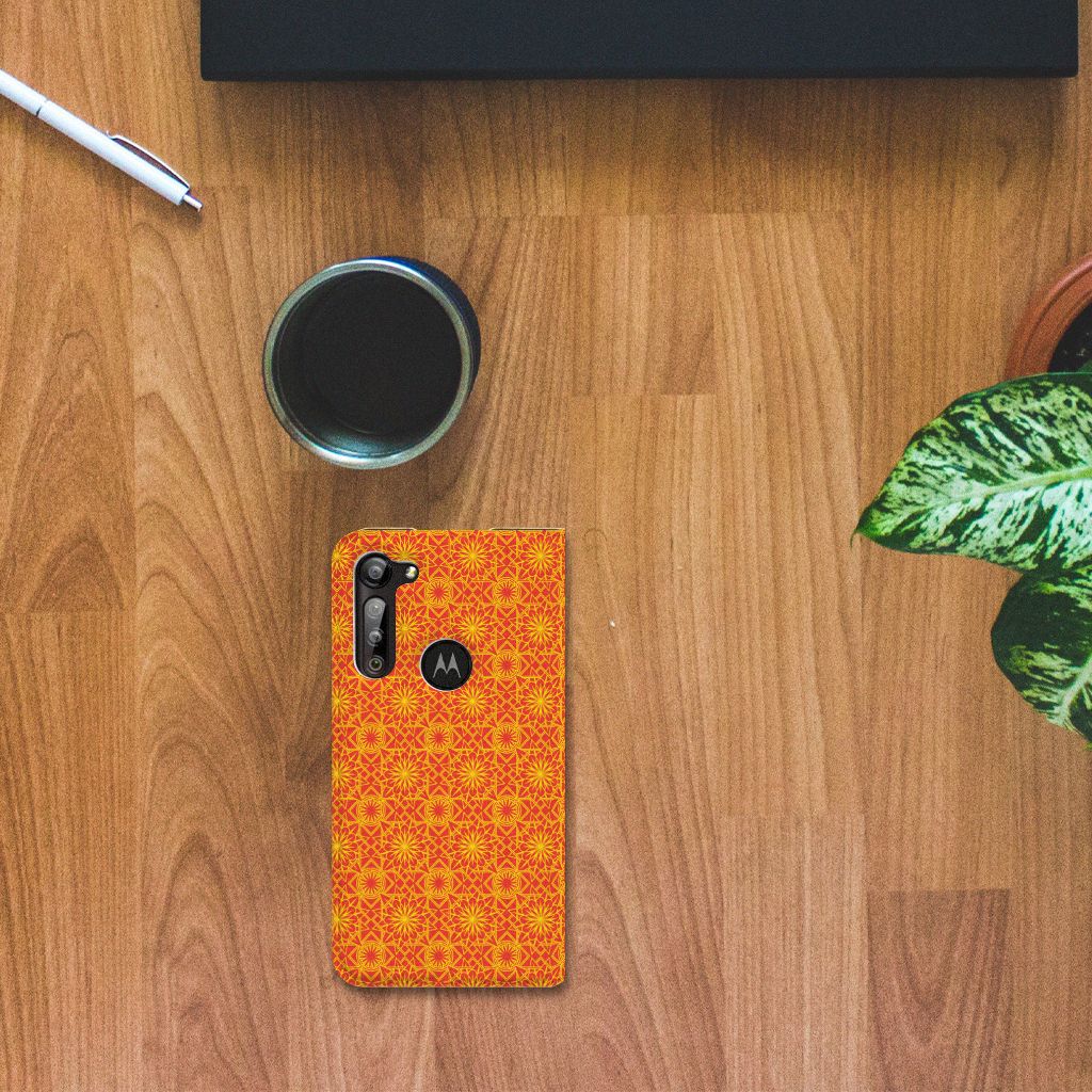 Motorola Moto G8 Power Hoesje met Magneet Batik Oranje - B2C Telecom