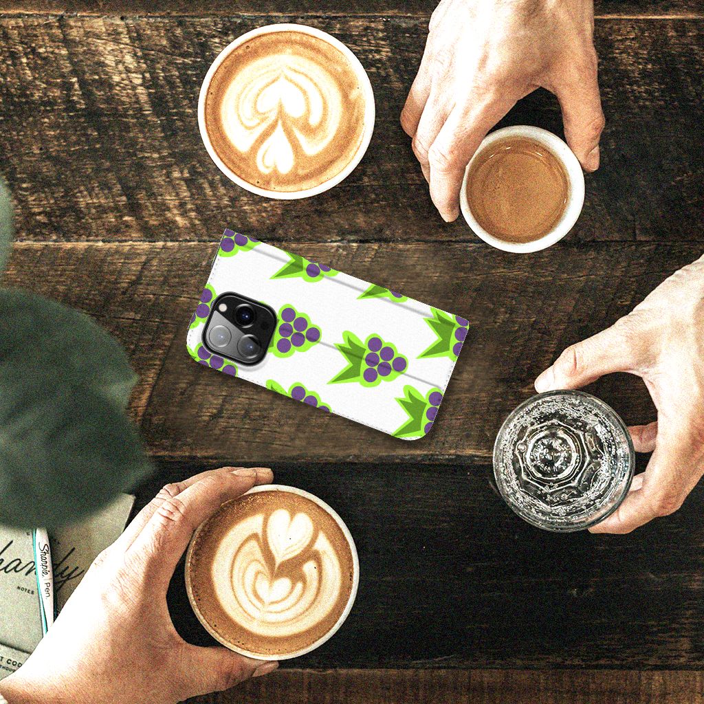 iPhone 14 Pro Flip Style Cover Druiven - B2C Telecom