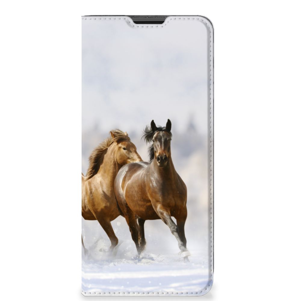 Motorola Moto G51 5G Hoesje maken Paarden met twee rennende bruine paarden op de voorkant.