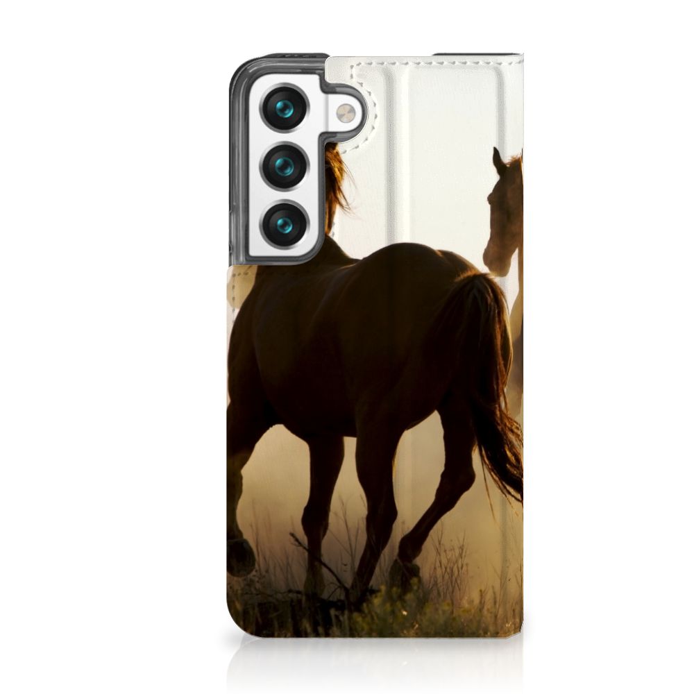 Samsung Galaxy S22 Hoesje maken Design Cowboy met afbeelding van paarden in de natuur