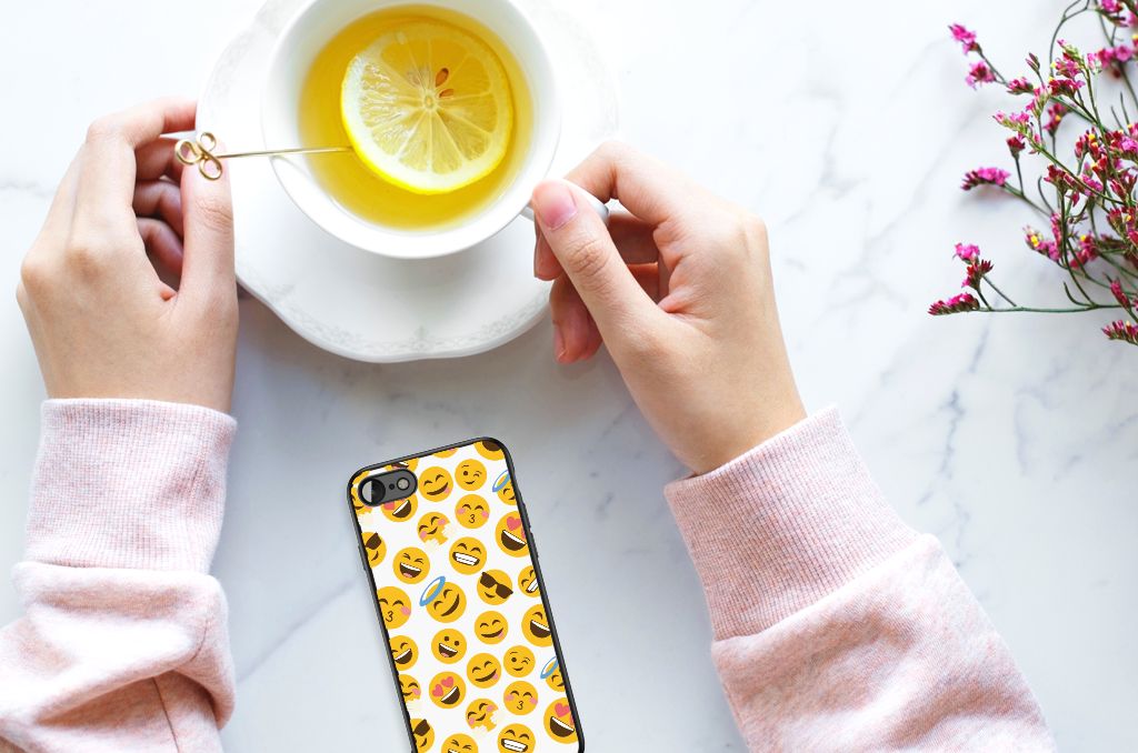 iPhone SE 2022 | SE 2020 | 7/8 Back Case Emoji with hands holding a cup of tea and a slice of lemon on a marble surface.