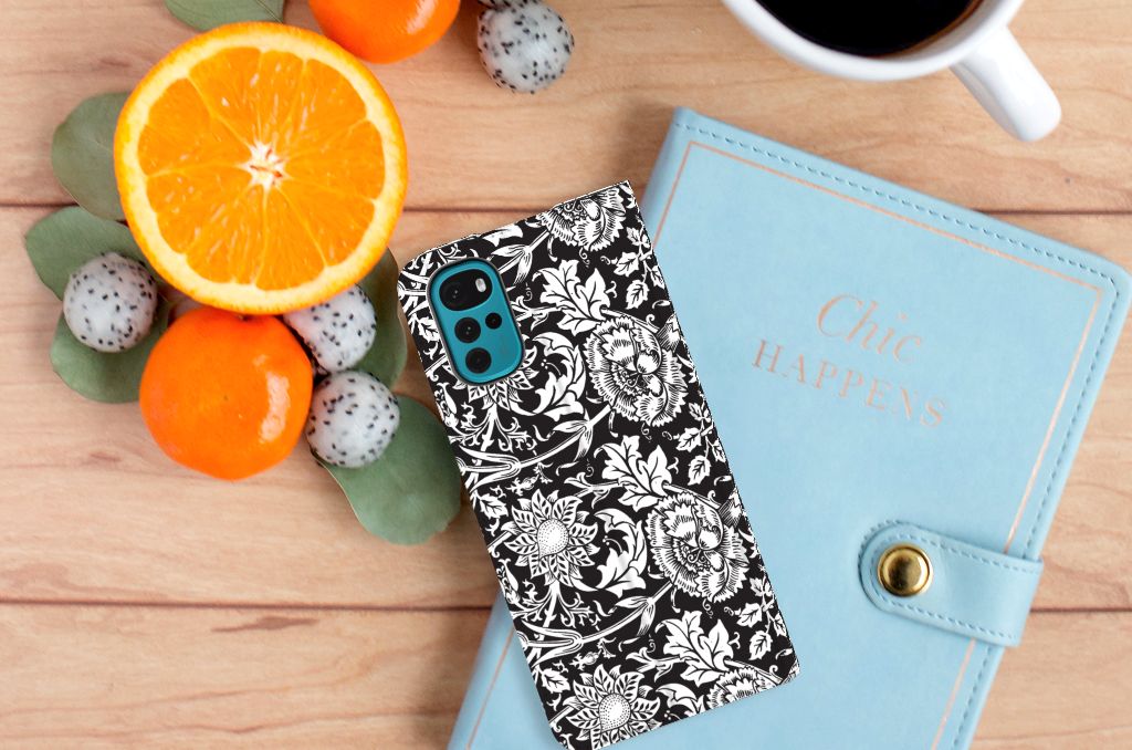 Motorola Moto G22 Smart Cover Black Flowers - B2C Telecom