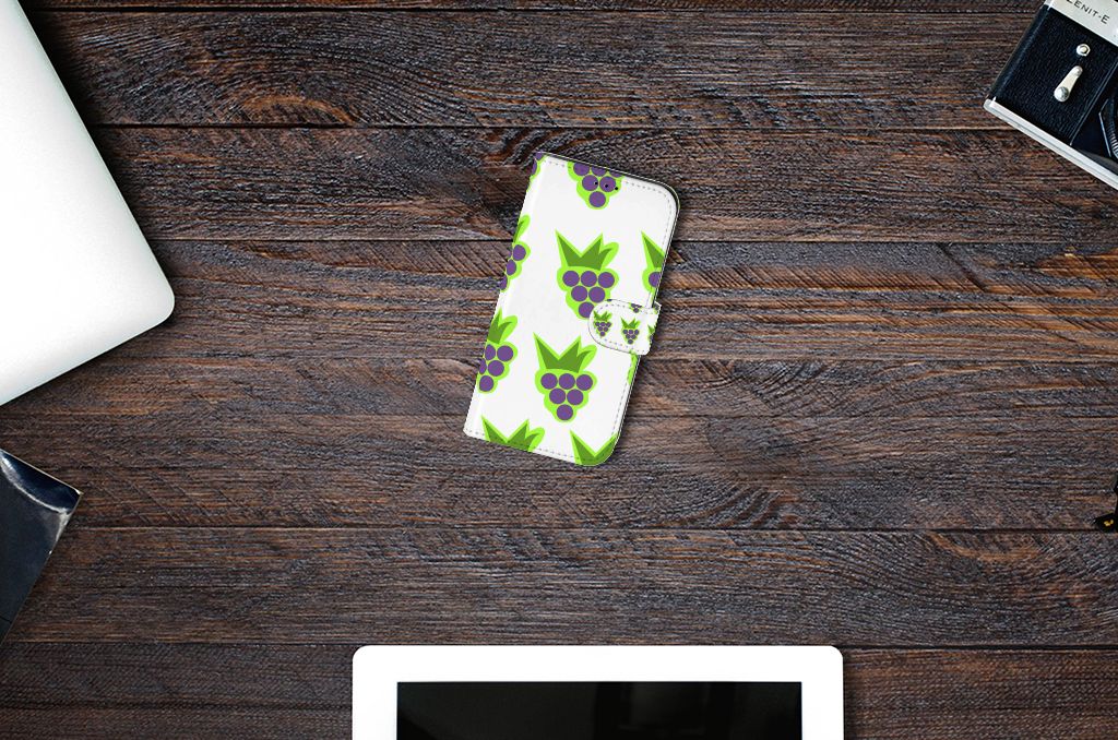 Apple iPhone 13 Book Cover Druiven