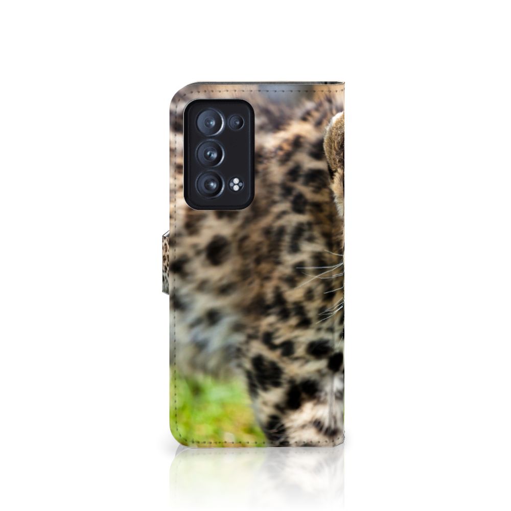 OPPO Reno 6 Pro Plus 5G Telefoonhoesje met Pasjes Baby Luipaard