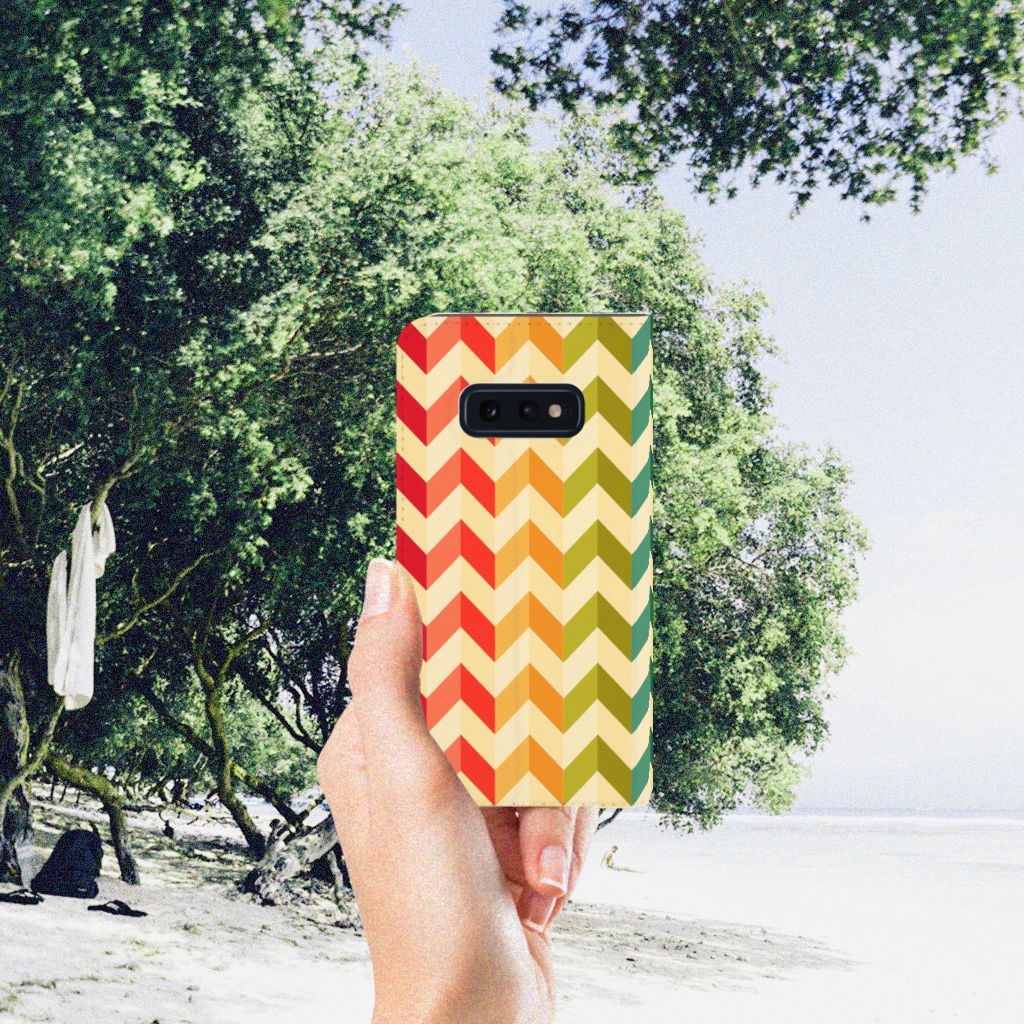 Samsung Galaxy S10e Hoesje met Magneet Zigzag Multi Color