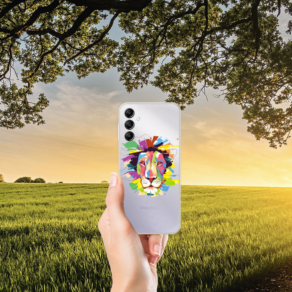 Samsung Galaxy A14 5G Telefoonhoesje met Naam Lion Color in hand voor een zonsondergang.