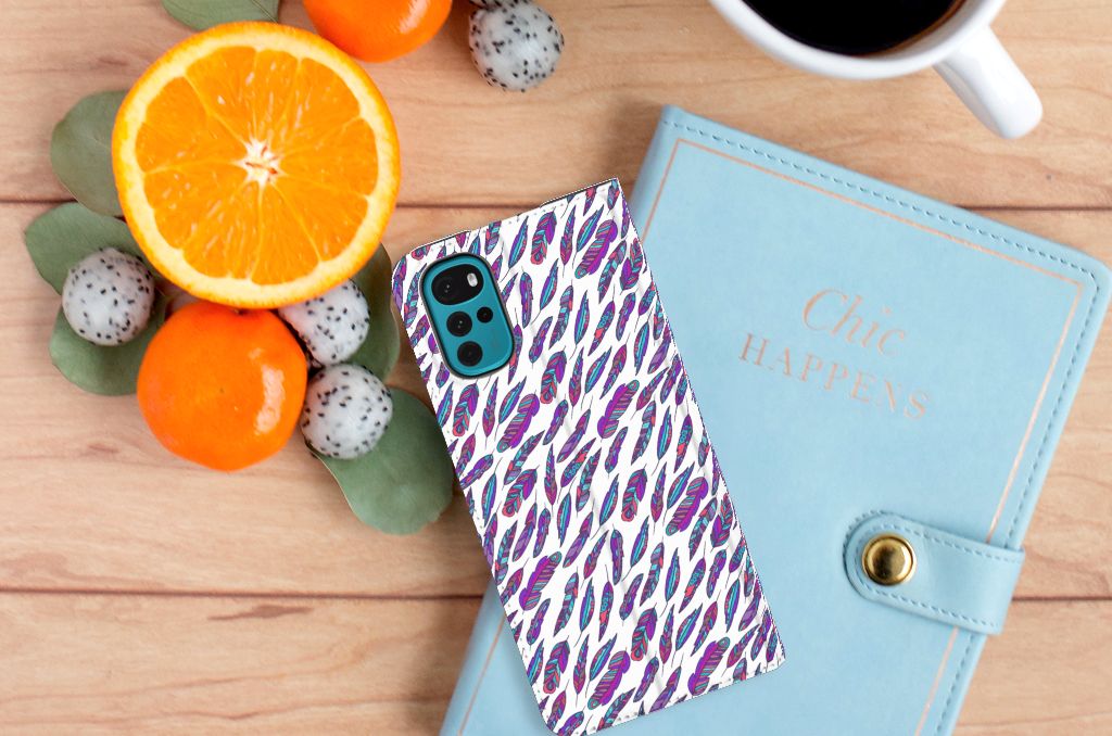Motorola Moto G22 Hoesje met Magneet Feathers Color - B2C Telecom