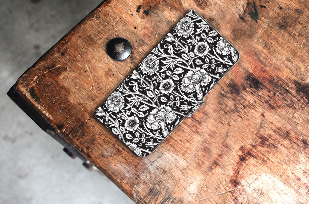 Nokia 5.3 Hoesje Black Flowers