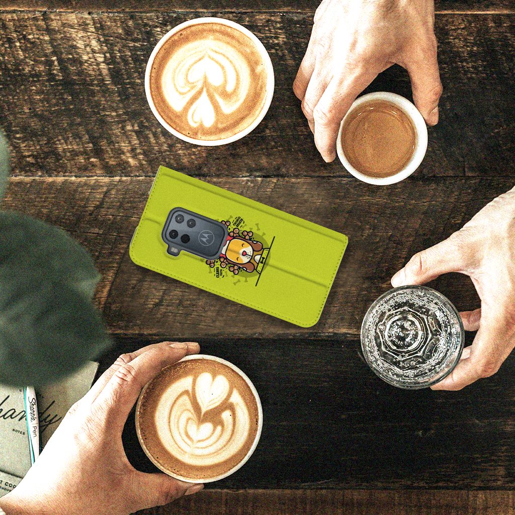 Motorola One Zoom Magnet Case Doggy Biscuit