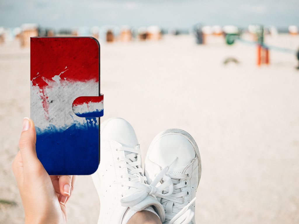 OnePlus Nord CE 3 Bookstyle Case Nederland met Nederlandse vlag op een strand.