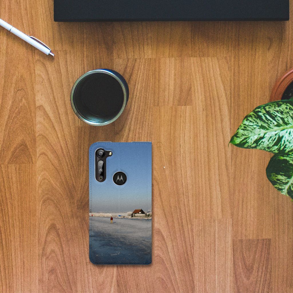 Motorola Moto G8 Power Book Cover Schaatsers - B2C Telecom