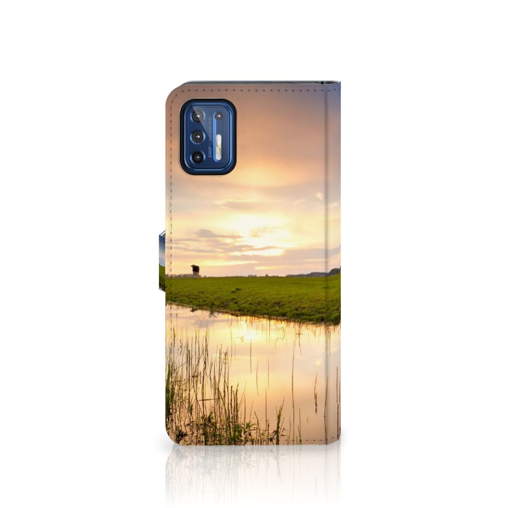 Motorola Moto G9 Plus Telefoonhoesje met Pasjes Koe