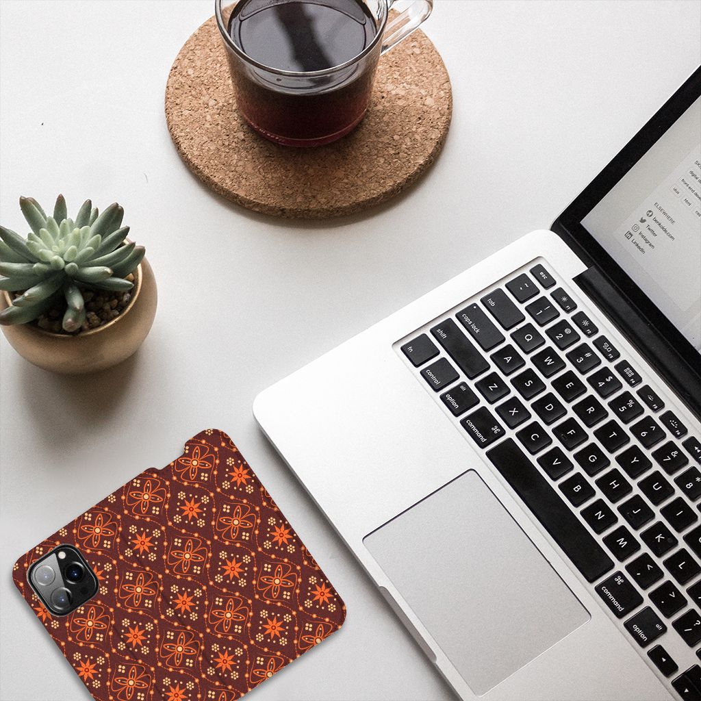 iPhone 14 Pro Hoesje met Magneet Batik Brown