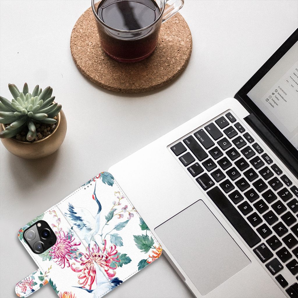 iPhone 14 Pro Telefoonhoesje met Pasjes Bird Flowers