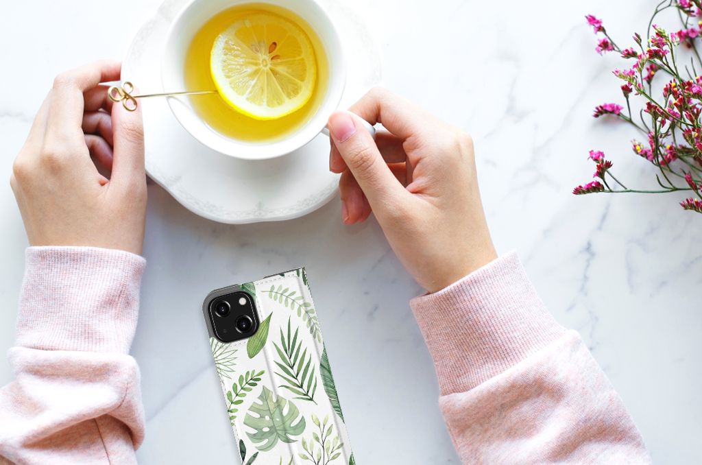 iPhone 13 Mini Smart Cover Leaves - B2C Telecom