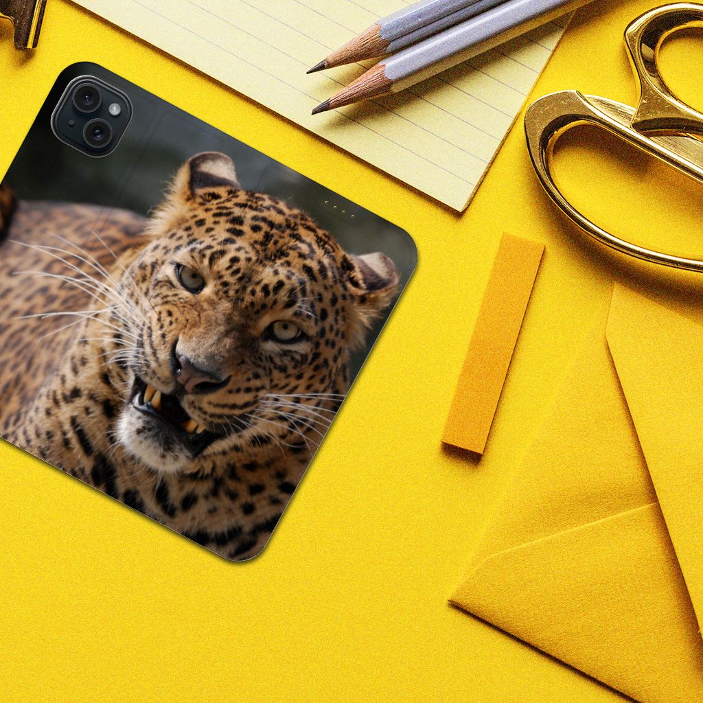 iPhone 15 Plus Hoesje maken Luipaard met een realistische afbeelding van een luipaardkat.