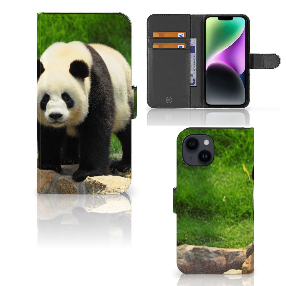 iPhone 15 Telefoonhoesje met Pasjes Panda met panda print en magnetische sluitclip.
