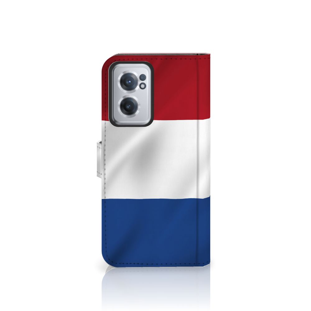 OnePlus Nord CE 2 Bookstyle Case Nederlandse Vlag met artistiek ontwerp van de Nederlandse vlag.