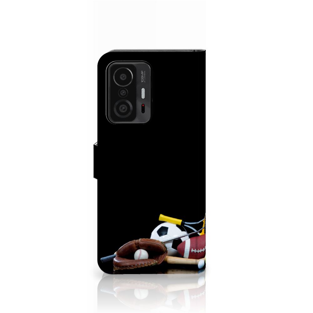 Xiaomi 11T | 11T Pro Wallet Case met Pasjes Sports met sportattributen zoals een voetbal, tennisracket en honkbalhandschoen.
