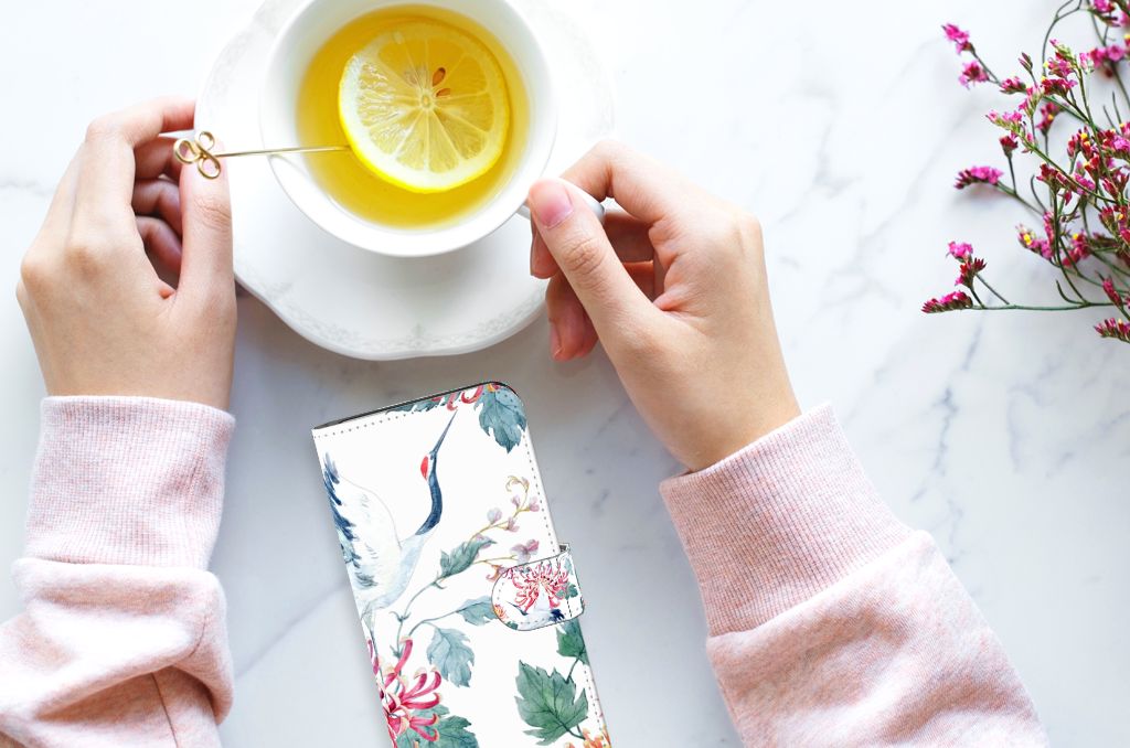 Motorola Moto E13 4G Telefoonhoesje met Pasjes Bird Flowers