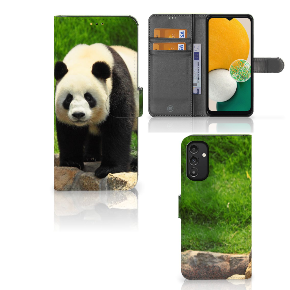 Samsung Galaxy A14 5G Telefoonhoesje met Pasjes Panda met panda print en magnetische sluitclip.