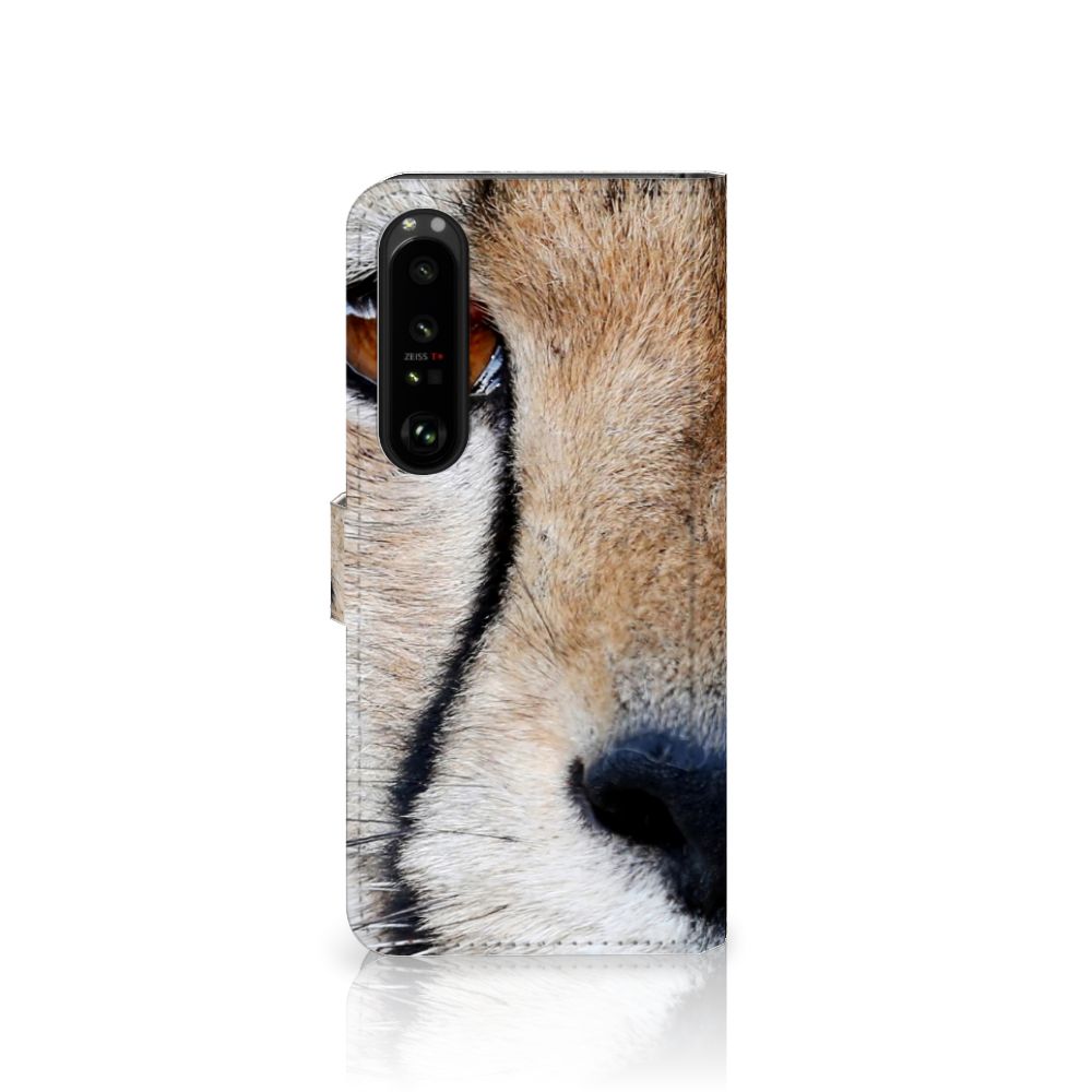 Sony Xperia 1 IV Telefoonhoesje met Pasjes Cheetah met close-up van cheeta gezicht