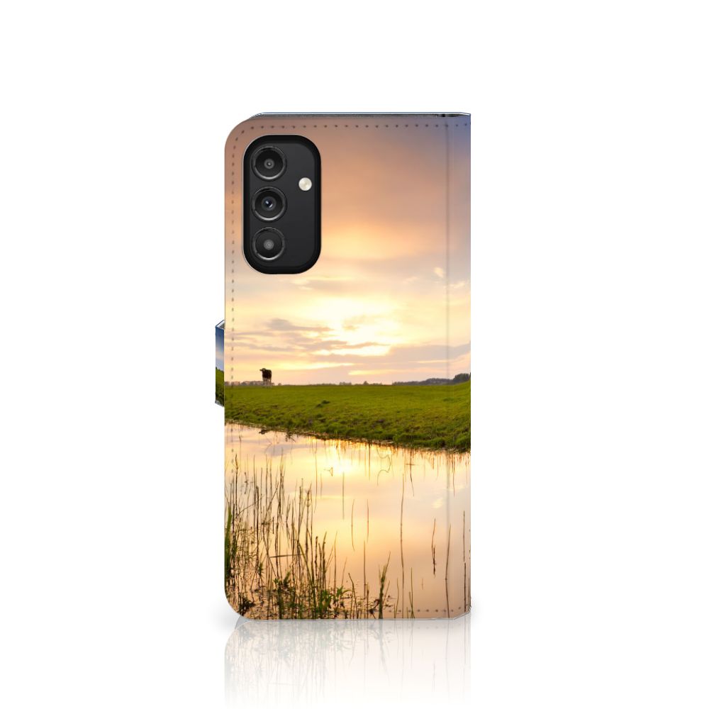 Samsung Galaxy A14 5G Telefoonhoesje met Pasjes Koe met koe en landschap bij zonsondergang.