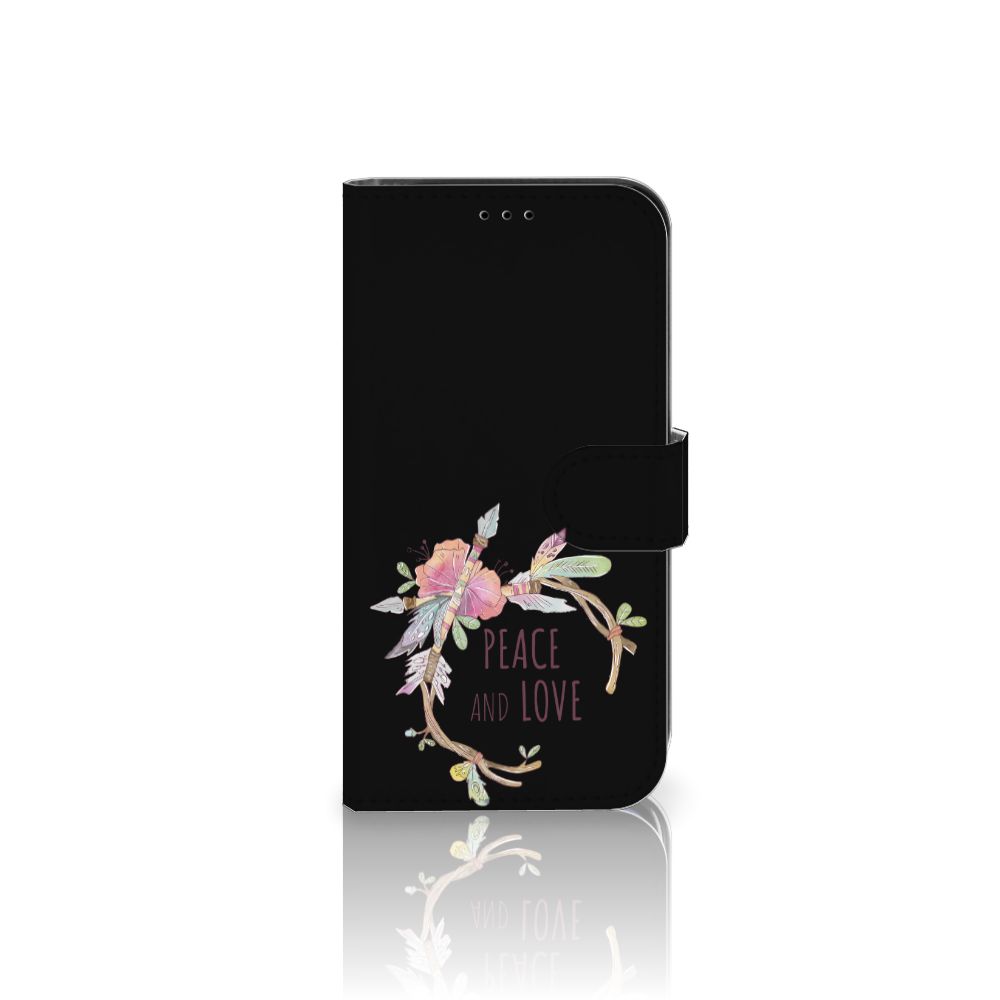Apple iPhone 13 Leuk Hoesje Boho Text met bloemen en de tekst 'Peace and Love'