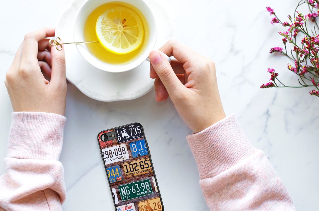 iPhone SE 2022 | SE 2020 | 7/8 Silicone Back Case Kentekenplaten met vintage design en een kopje thee.